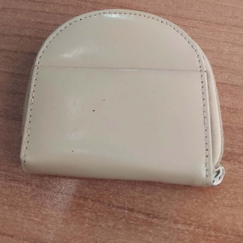 Leather coin wallet like new, beige, 8x9 cm