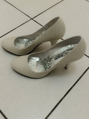 Dexim beige pumps No.38 like new, leather, 11cm heel
