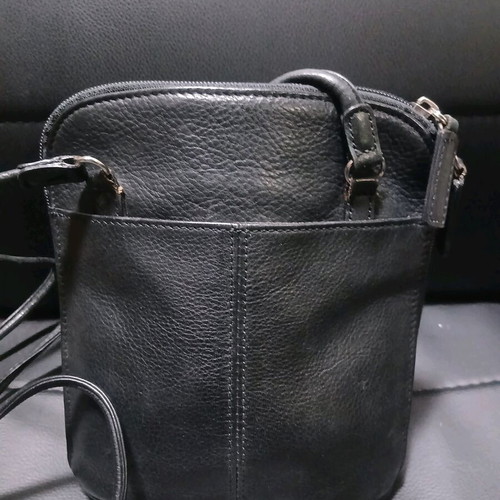 Fossil leather crossbody bag like new, black