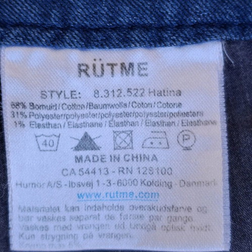Rutme denim shorts size M like new, blue