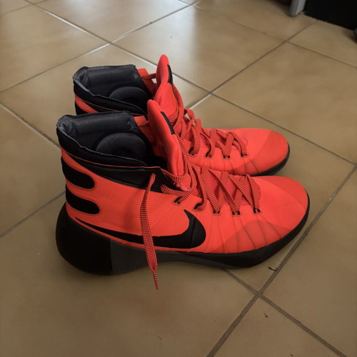 Nike Hyperdunk 2015 High basketball shoes like new, size 47.5, black and red