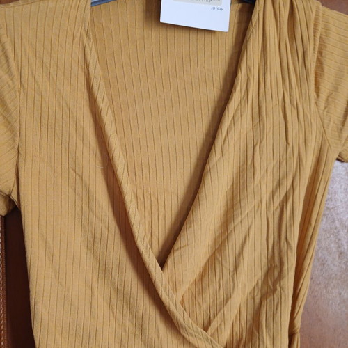 Gang Girl T-shirt new, size 164 cm, gold color