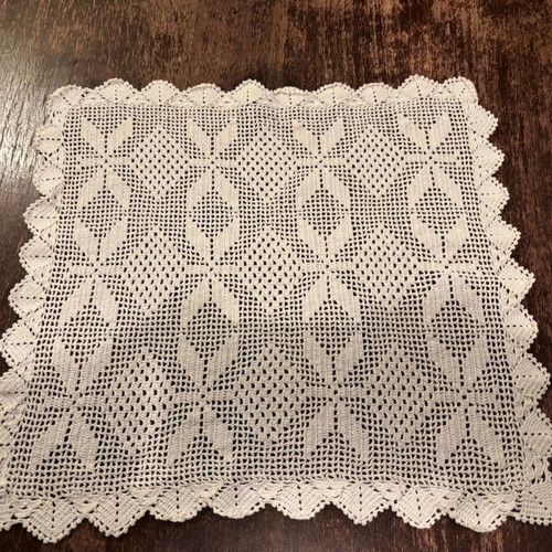 Handmade knitted piece like new