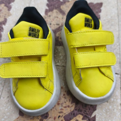Adidas Advantage Smiley Cfi children's sports shoes size 22 used