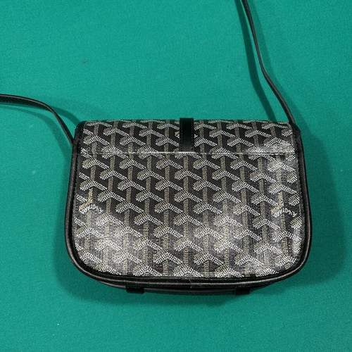 Goyard Bag very good condition with original tags