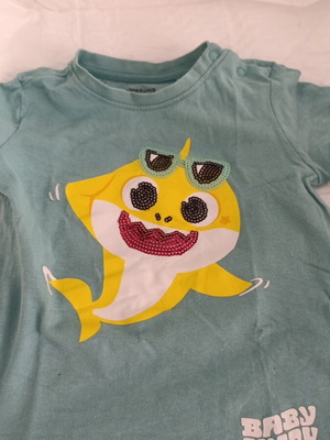 Παιδικό μπλουζάκι Baby Shark σαν καινούργιο, 86cm, Sinsay Baby