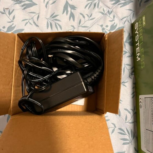 Shure wireless microphone like new, professional use, with box