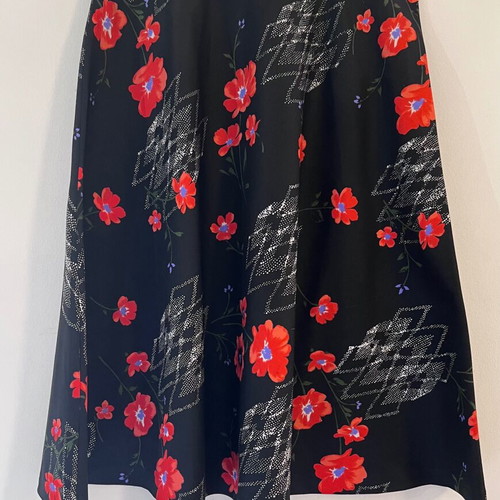 French skirt with floral pattern