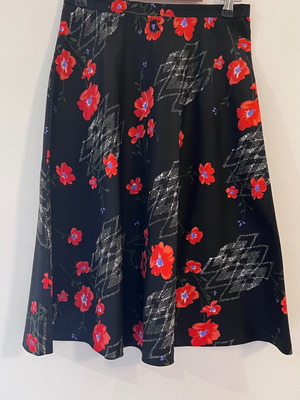 French skirt with floral pattern