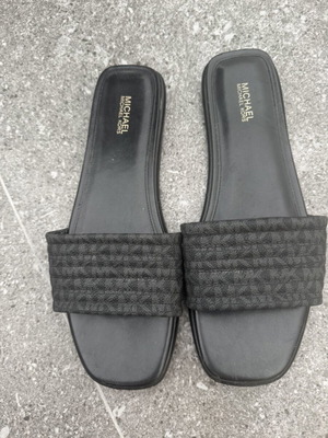 Michael Kors leather slippers like new, size 40