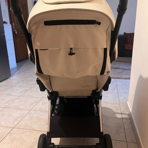 Eden Kikka Boo stroller like new with rain cover