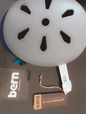 Bern Macon helmet with cap L/XL new