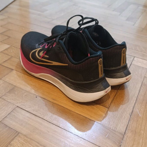 Nike Zoom Fly 5 athletic shoes like new, size 39