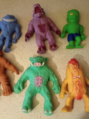 Stretchapalz figures pack like new