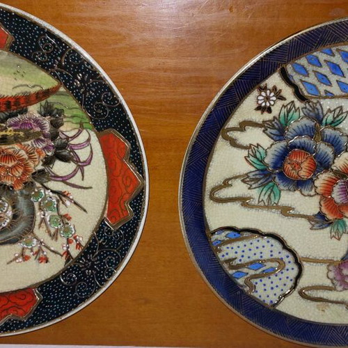 Satsuma decorative plates like new, set of 2