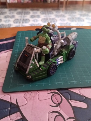 TMNT Mini Mutants Mini Moto-Slider with Donatello figure, used