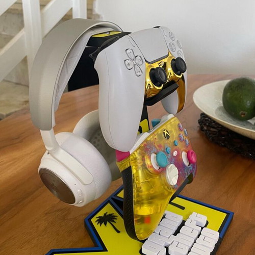 Grand Theft Auto PS5 and Xbox Controller and Headphone Stand like new