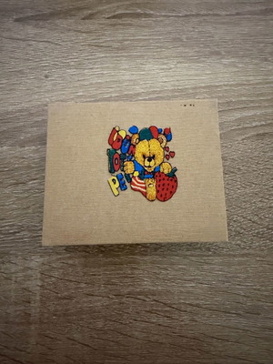 Note papers in box new with pencil and wooden vintage design