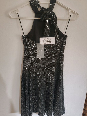 Γυναικείο φόρεμα εξόδου THS καινούργιο, μέγεθος Medium, μαύρο με ασημί παγιέτες