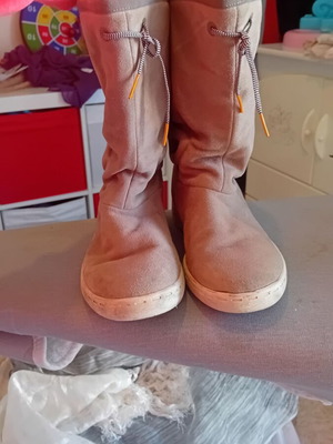 Adidas shoes used, beige boots size 38