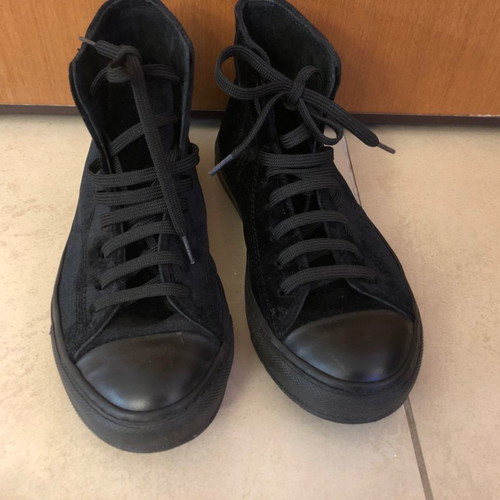 Italian athletic shoes new, black velvet size 37