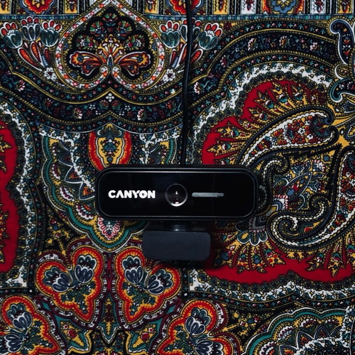 Canyon camera like new for office and video calls with sliding cover