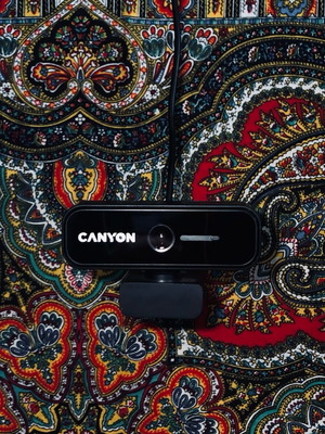 Canyon camera like new for office and video calls with sliding cover