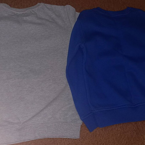 Children's sweatshirts like new, ages 6-7, set of 2 pieces