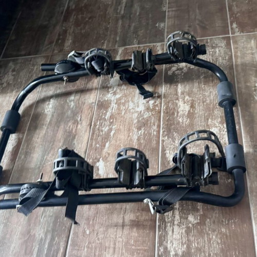 Car rack for 3 bicycles used, trunk door mount