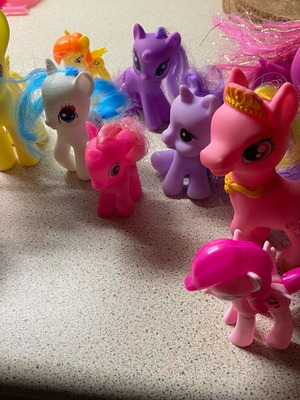 Pony figures all together