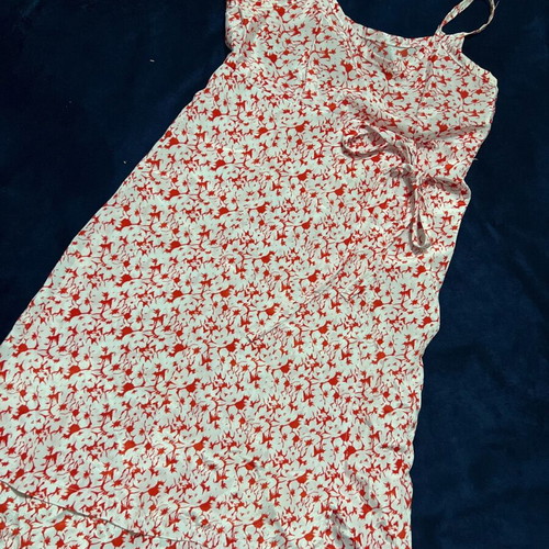 Handmade dress cool with beautiful tie white red like new