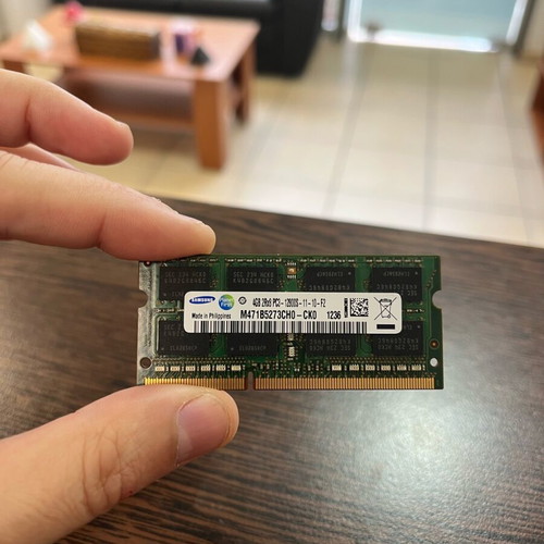 Samsung 4GB DDR3L 1600MHz PC3L-12800S laptop RAM like new