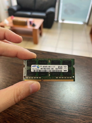 Samsung 4GB DDR3L 1600MHz PC3L-12800S laptop RAM like new