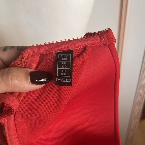 Bra Med 70D red like new