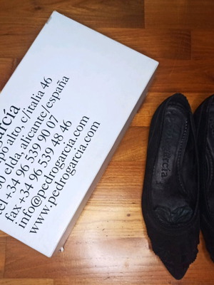 Μπαλαρίνες Pedro García Anais με βολάν, μαύρο καστόρι, ν.39 σαν καινούργιο