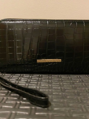 Women's wallet in croco design new