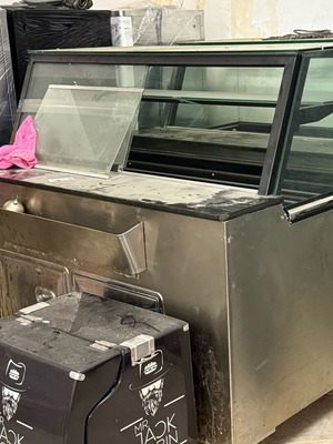 Professional sandwich display refrigerator like new, 2 pieces