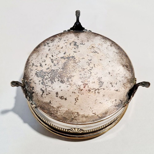 Jewelry box used with Art Deco design and three legs
