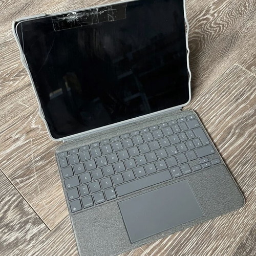 iPad Pro 3 11 inch 256GB M1 used with German case, mousepad and keyboard