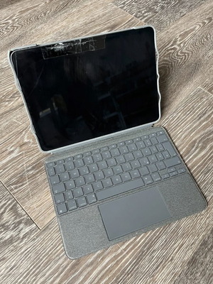 iPad Pro 3 11 inch 256GB M1 used with German case, mousepad and keyboard