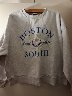 Stradivarius college sweatshirt, size M, grey