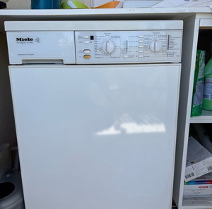 MIELE ΠΛΥΝΤΗΡΙΟ- ΣΤΕΓΝΩΤΗΡΙΟ γερμανικό μενού