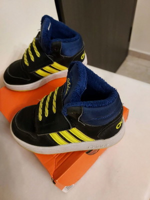 Adidas μποτάκι αθλητικό μέγεθος 25 μαύρο αρίστης ποιότητας