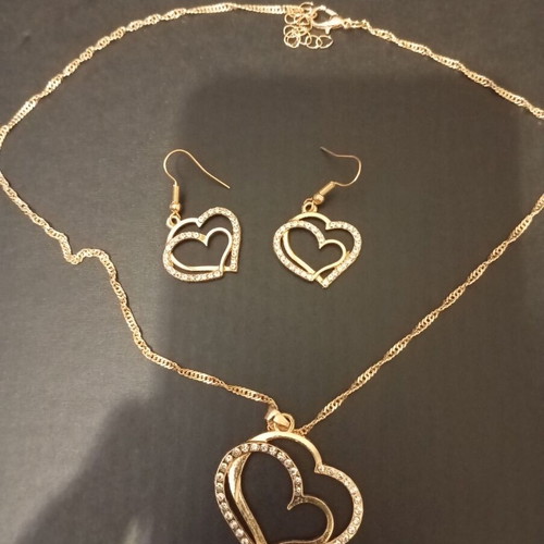 Necklace with earrings like new