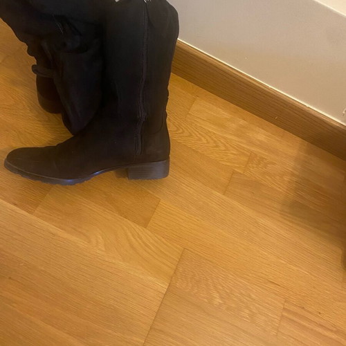 Zara black over-the-knee boots size 38 used with zipper flaw
