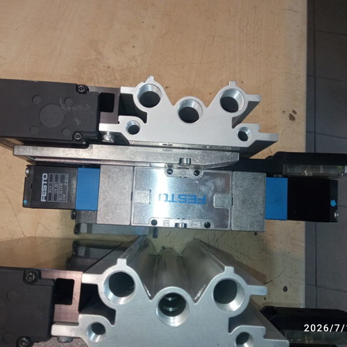 Festo Pneumatic Islands set of 2 islands and 6 fittings, new
