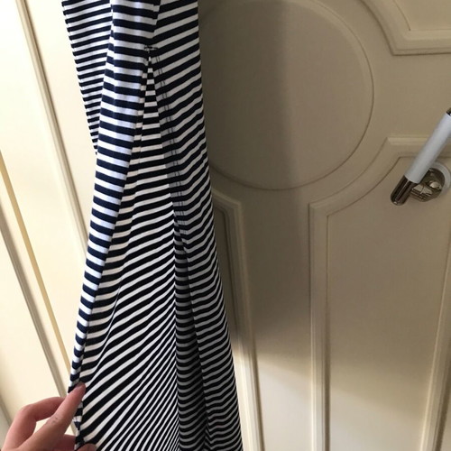 Dress with slit on leg like new, size S, black and white