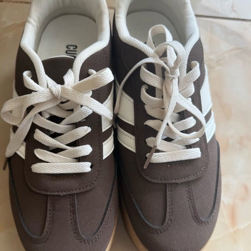 Athletic shoes women's size 38 brown like new