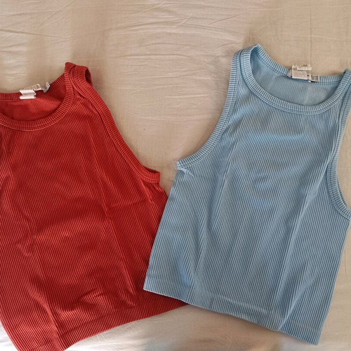 Stradivarius set of two tops like new, small and xsmall, rib fabric