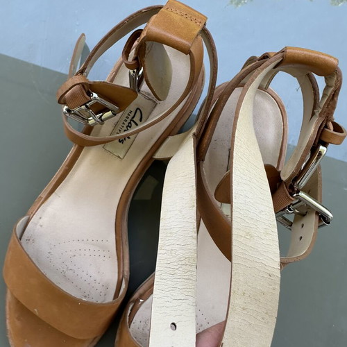 Clarks Narrative leather sandals size 39, tan, like new
